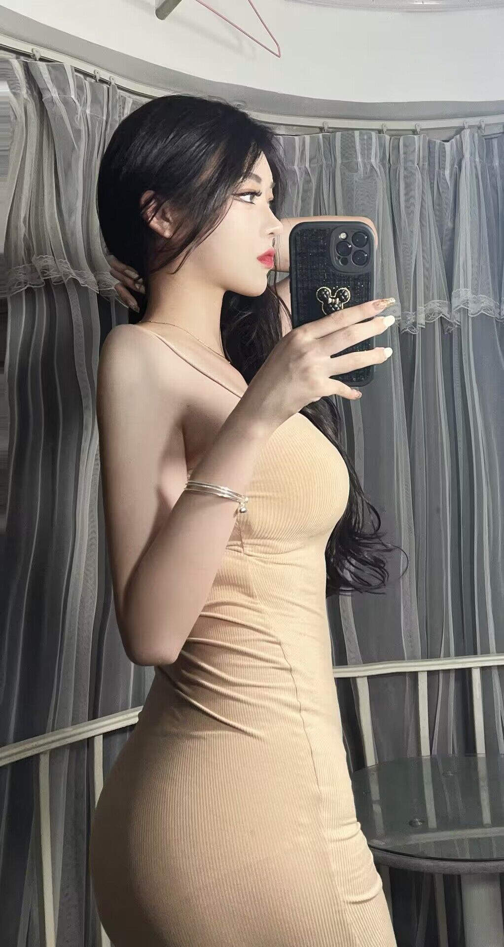 静安寻欢丰满美女